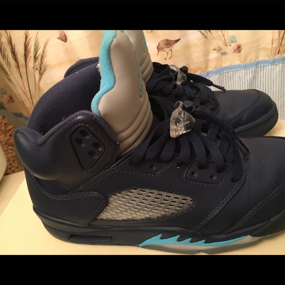 Jordan Hornet Retro 5s - Picture 2 of 3